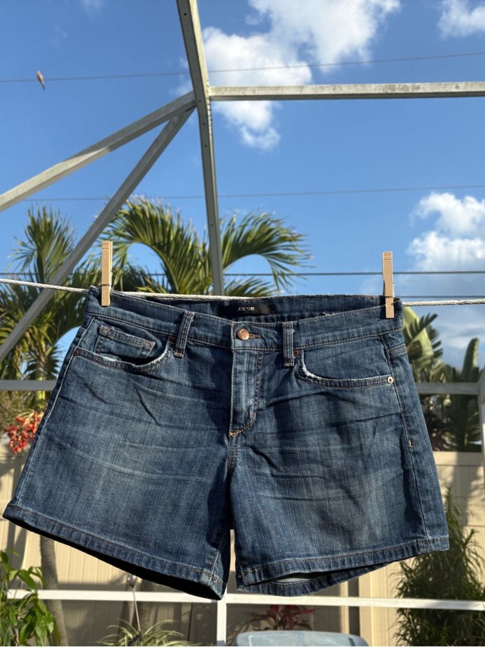 Joe's Khylie Jeans Dark Indigo Denim Shorts     🇺🇸❤️😎
Size 28 (6-8)